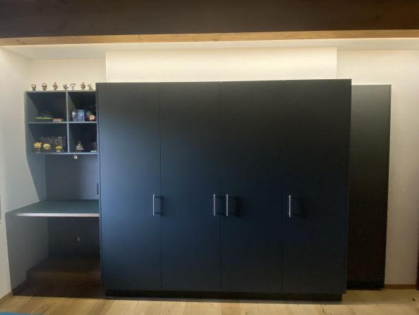 Schrank 01