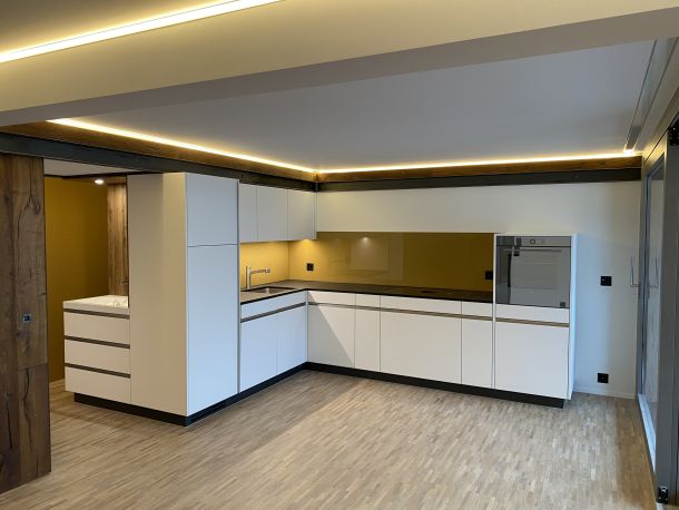Schnueriger_Schreinerei_Innenausbau-Küche 03a