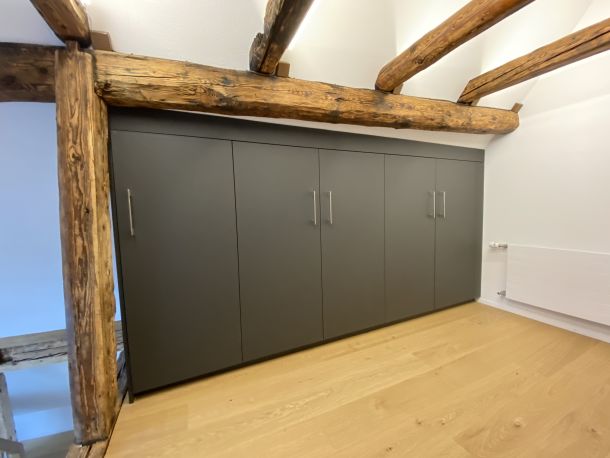 Schnueriger_Schreinerei_Innenausbau-Schrank 01a